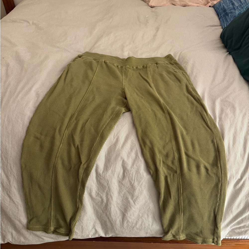Lou & Grey Sage Green Textured Pants